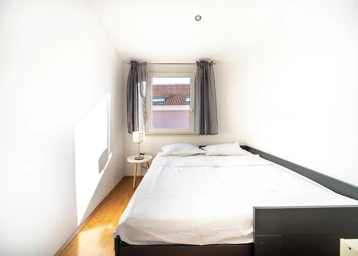 Apartment 2 Bedroom Gorgeous In Zadar