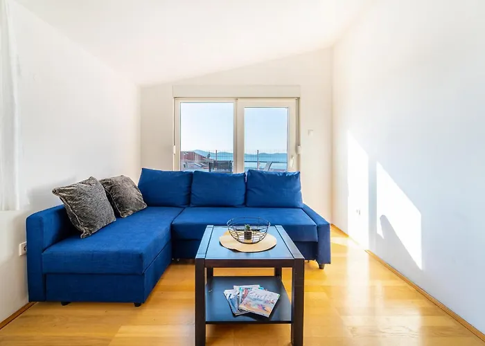 Apartment 2 Bedroom Gorgeous In *