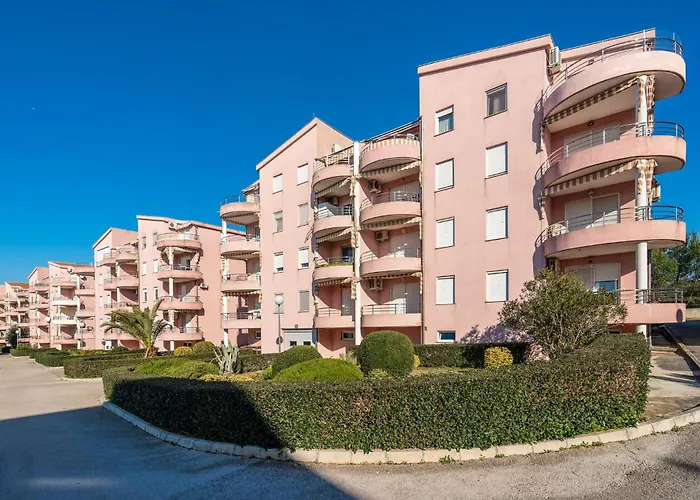 Appartamento 2 Bedroom Gorgeous In Zara