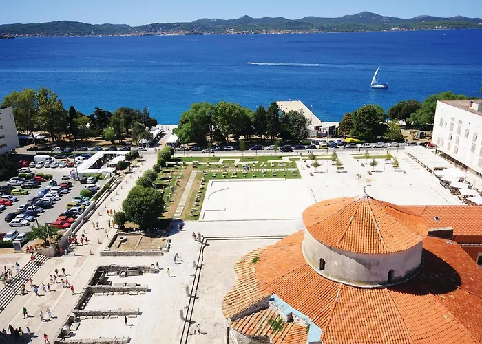 2 Bedroom Gorgeous In Apartment Zadar