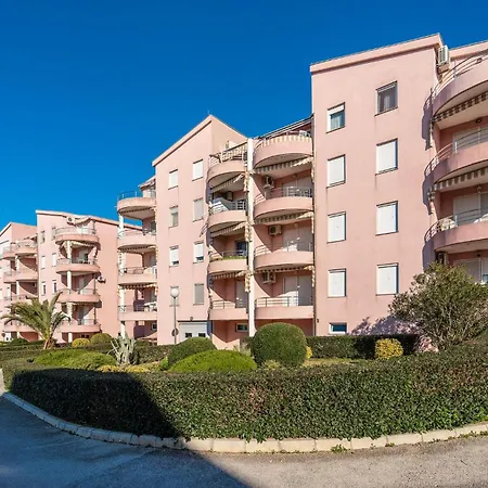 Apartment 2 Bedroom Gorgeous In Zadar