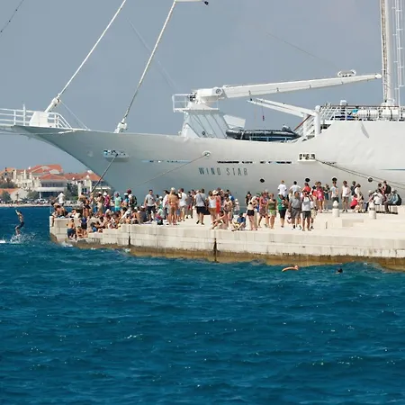 2 Bedroom Gorgeous In Apartment