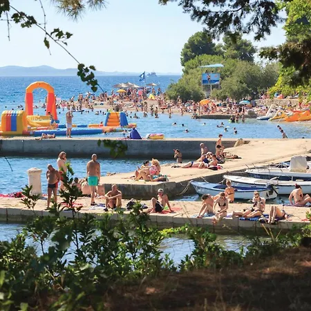 Apartment 2 Bedroom Gorgeous In